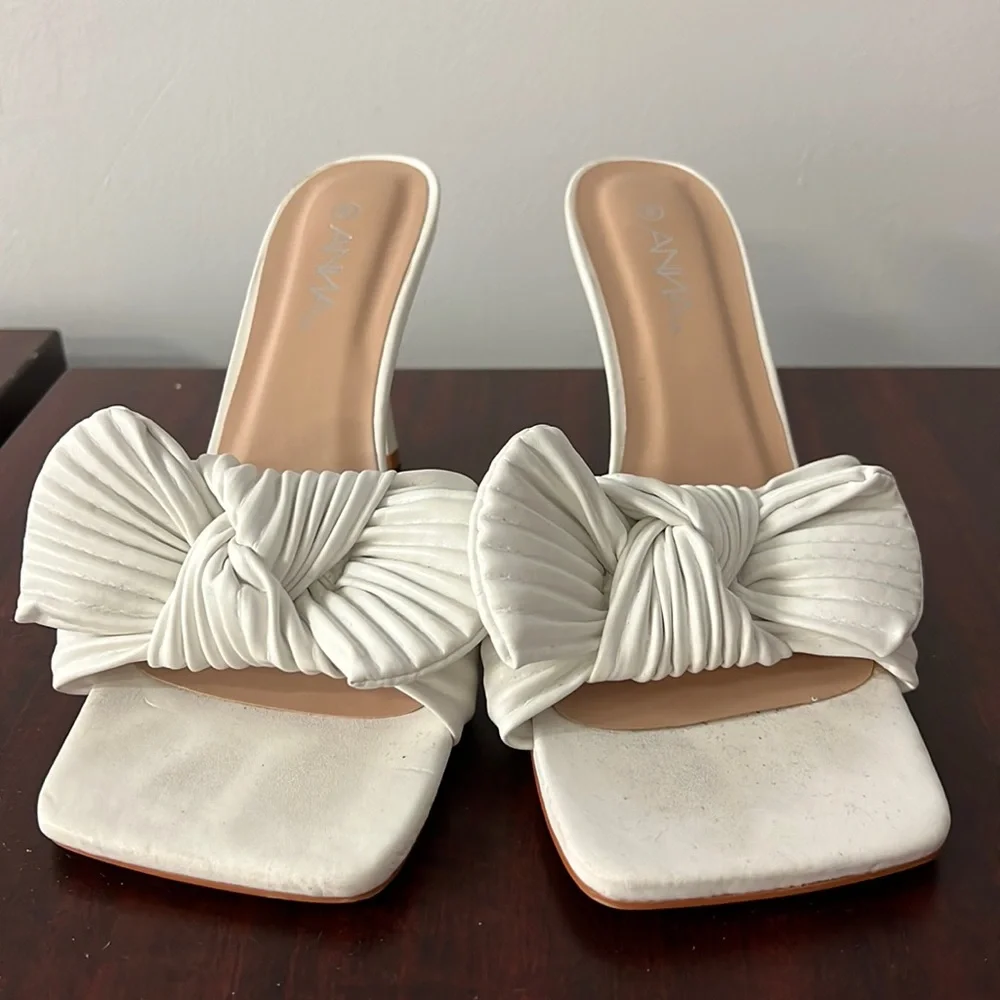 Shoes - Picture 1 of 4